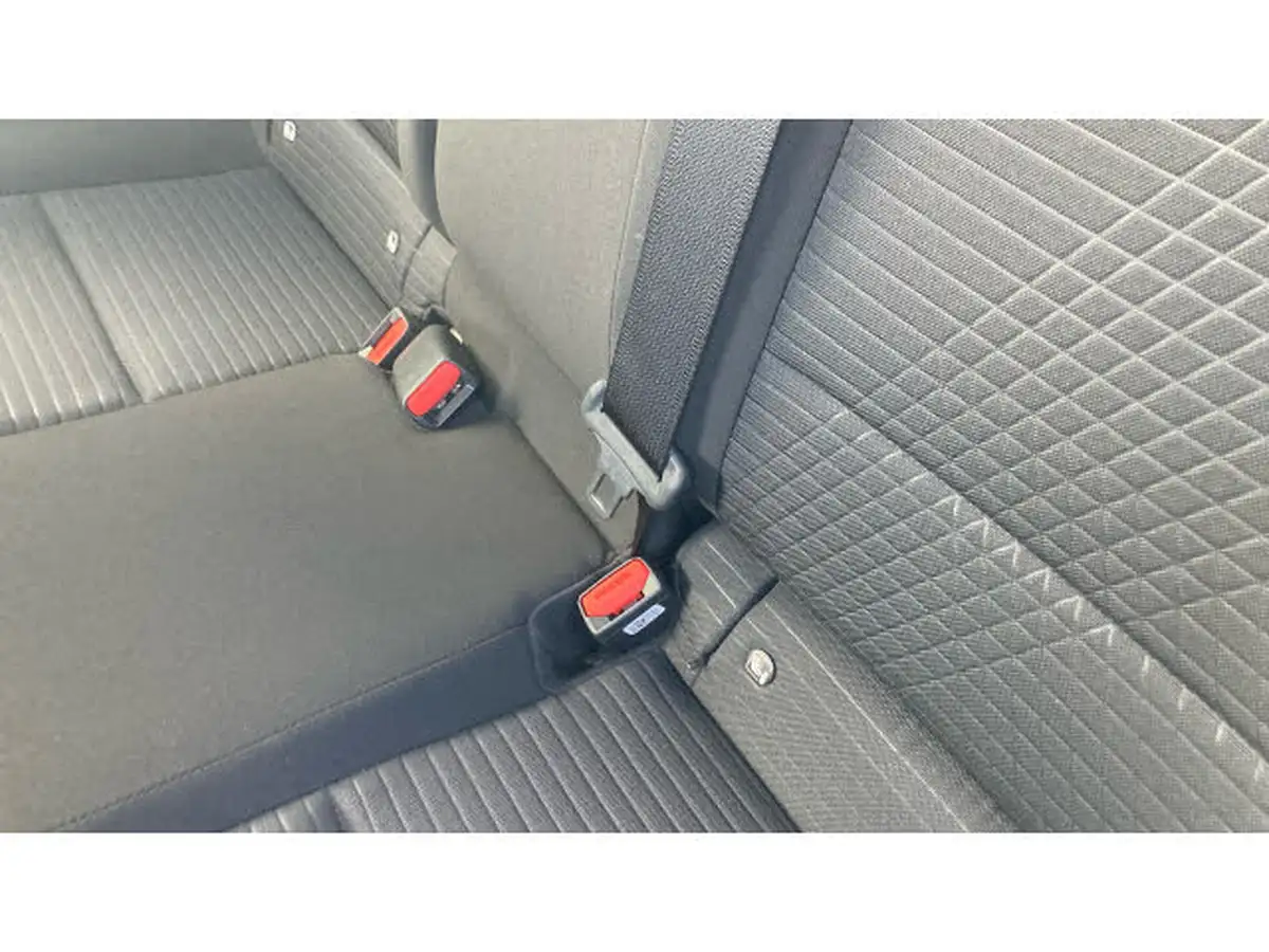 2022-hyundai-i20-10-t-gdi-premium-eclutch-imt-big-16