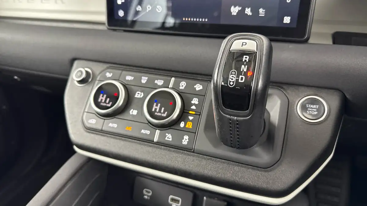 2021-land-rover-110-defender-30-d200-se-big-16