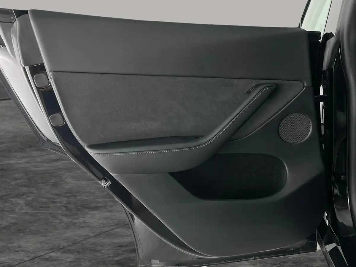 2023-tesla-model-y-e-rwd-big-45