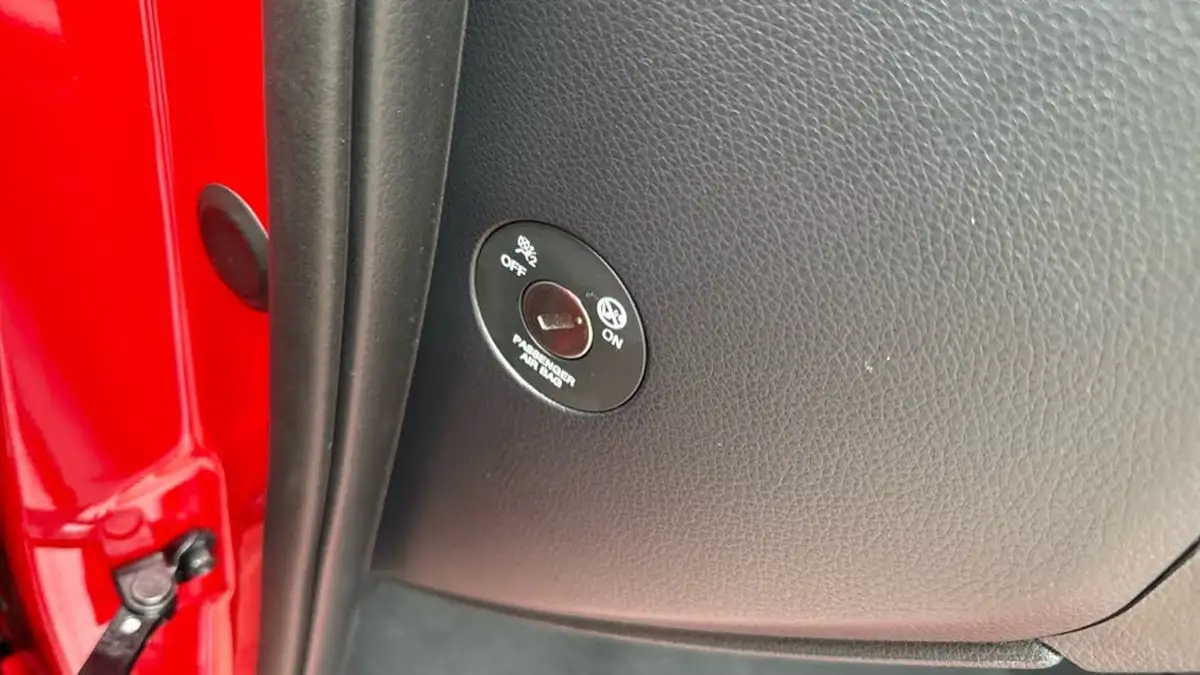 2025-kia-picanto-12-gt-line-s-auto-seq-big-18