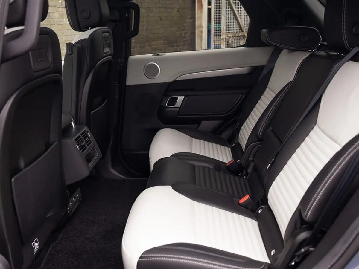 2021-land-rover-discovery-30-d300-r-dynamic-se-big-5