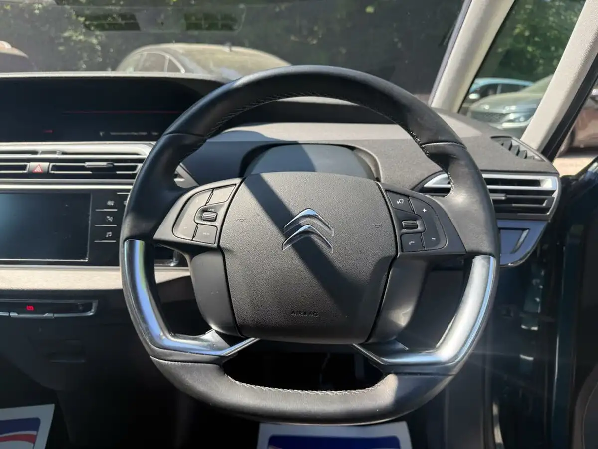 2022-citroen-grand-c4-spacetourer-12-puretech-sense-eat8-big-14