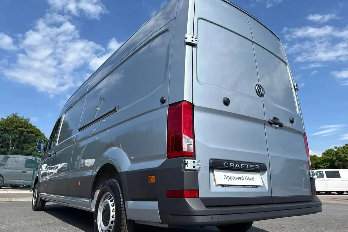 2025-volkswagen-crafter-20tdi-cr35-lwb-commerce-plus-140pseu6d-big-30