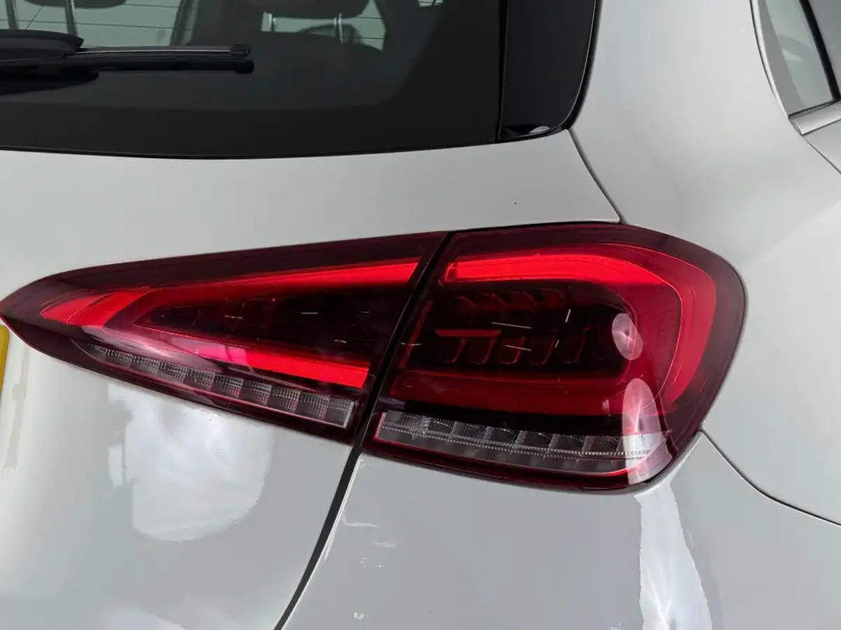 2018-mercedes-benz-a-class-15d-a180d-sport-116ps-executivess-hatchback-5d-7g-dct-big-9