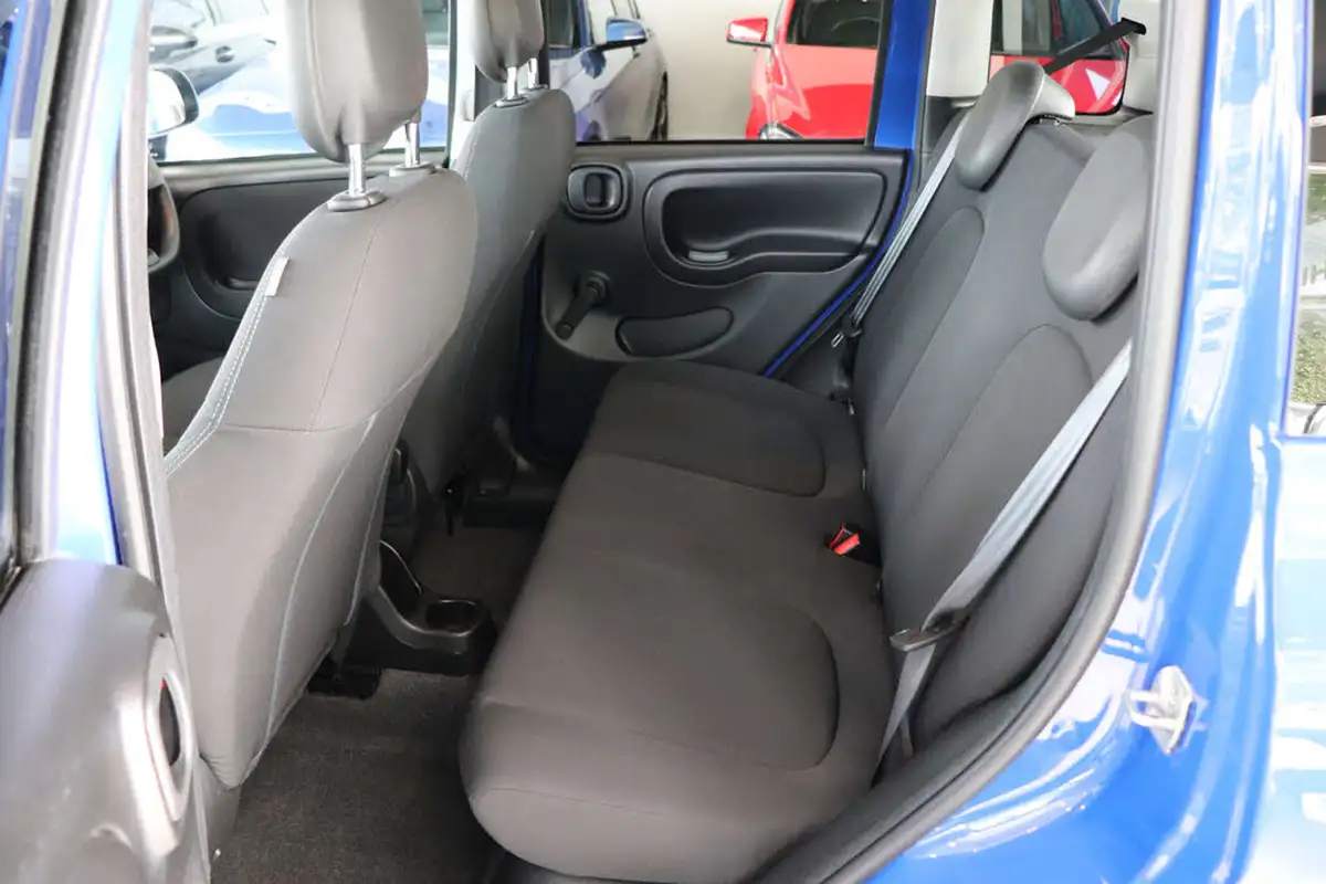 2020-fiat-panda-12-waze-big-28