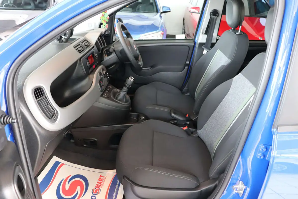 2020-fiat-panda-12-waze-big-32