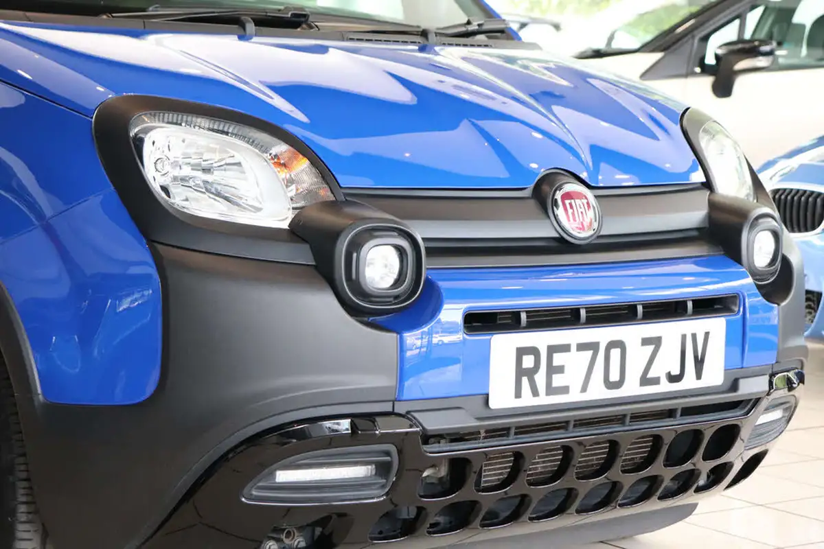 2020-fiat-panda-12-waze-big-56