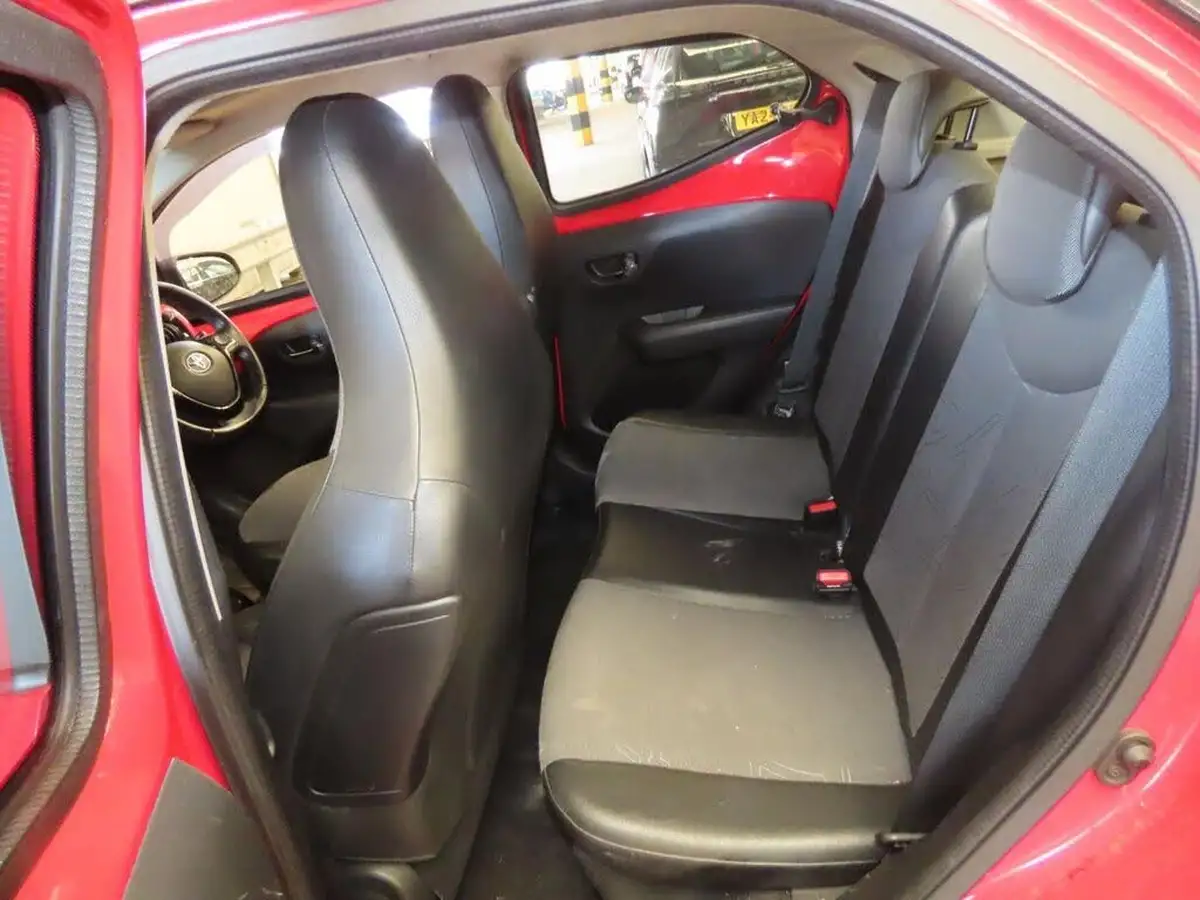 2015-toyota-aygo-10-vvt-i-x-pression-x-wave-x-shift-big-4