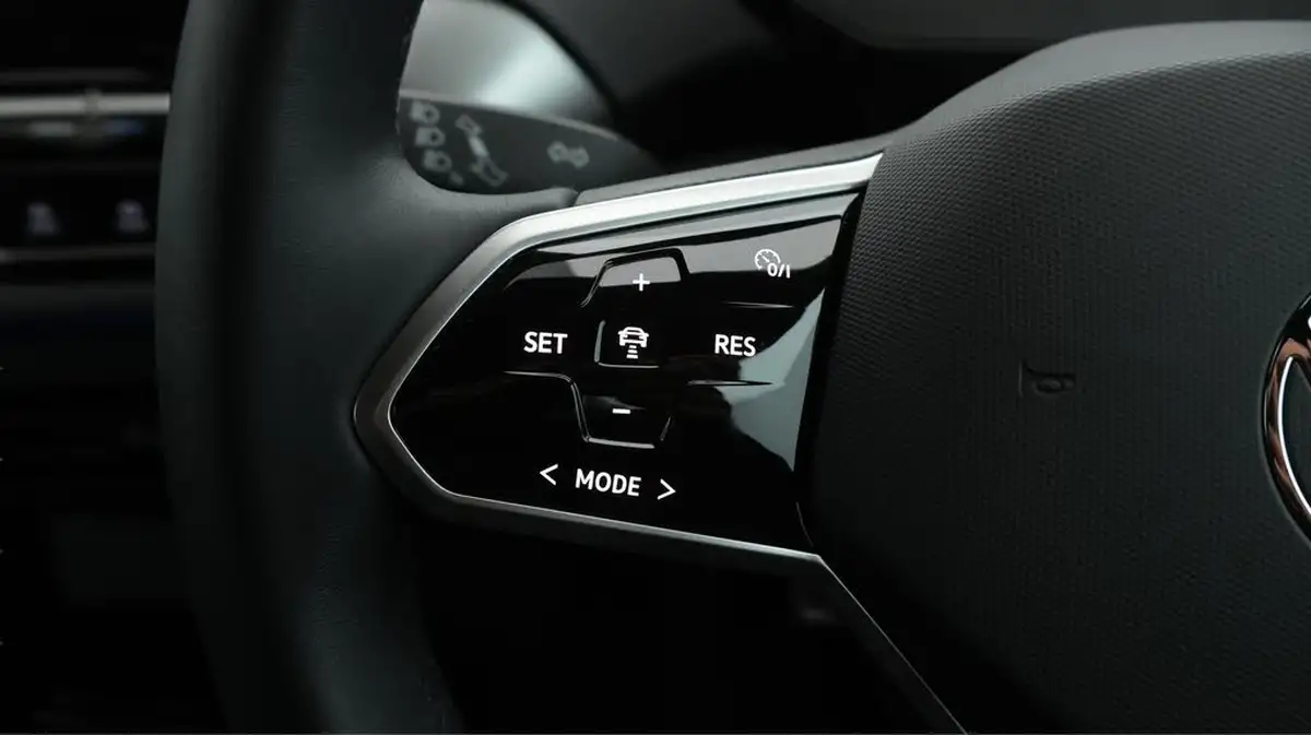 2023-volkswagen-id4-e-life-edition-204ps-77kwh-pro-performance-big-21
