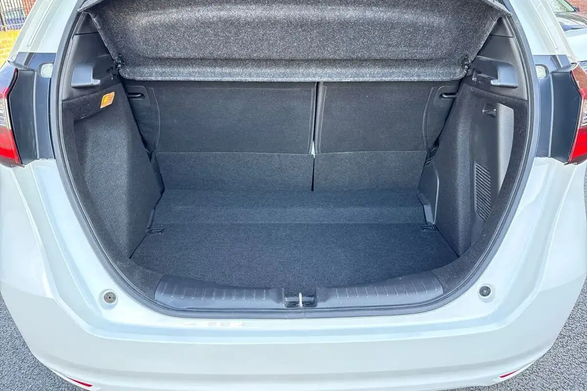 2022-honda-jazz-15-i-mmd-se-109ps-big-8