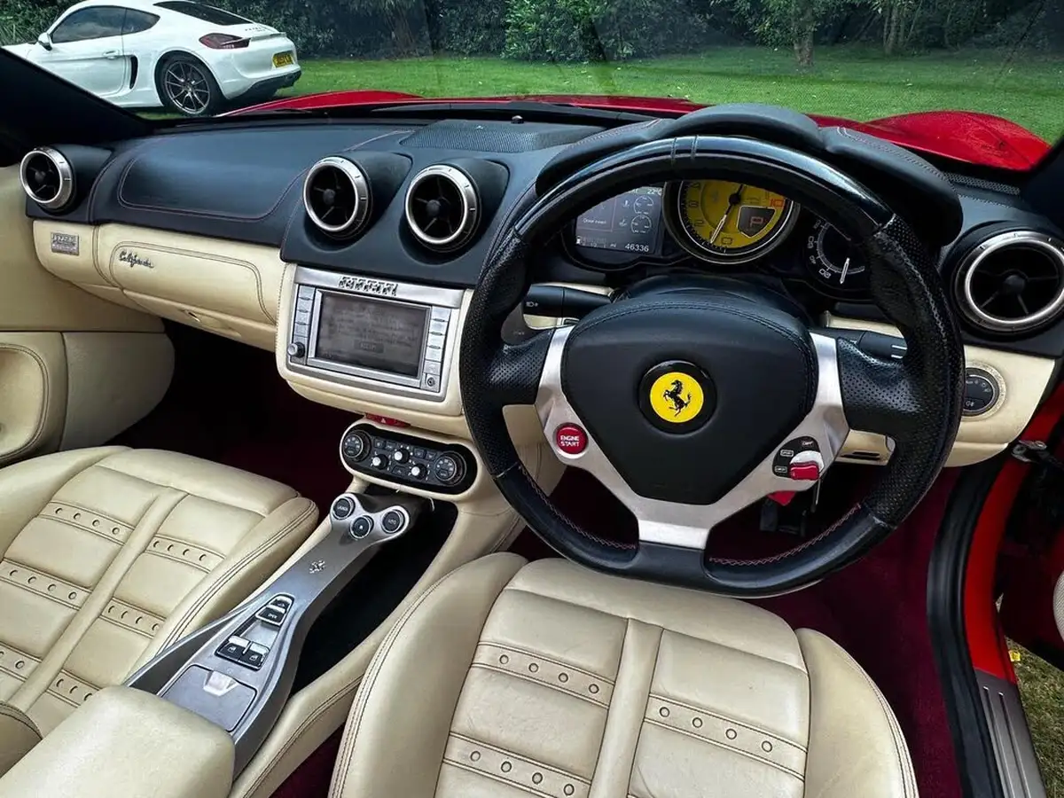 2010-ferrari-california-43-big-44