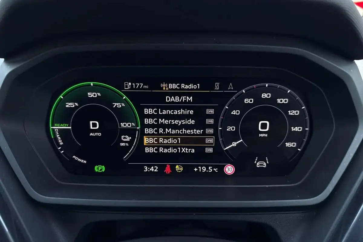 2023-audi-q4-e-tron-35e-s-line-station-wagon-big-44