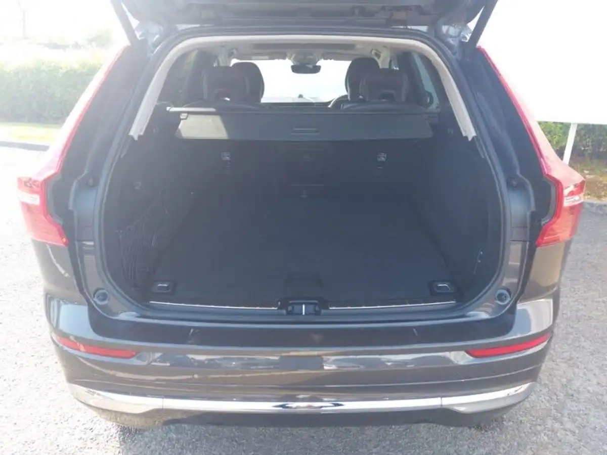 2024-volvo-xc60-20-t8-ultimate-dark-big-7