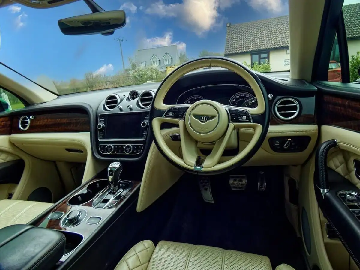 2017-bentley-bentayga-40-diesel-big-31