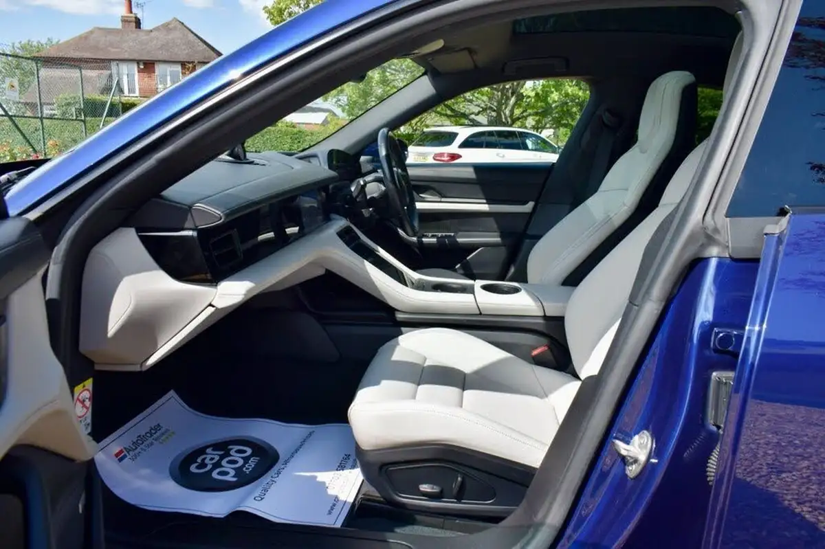 2022-porsche-taycan-e-base-476ps-performance-battery-plus-big-38