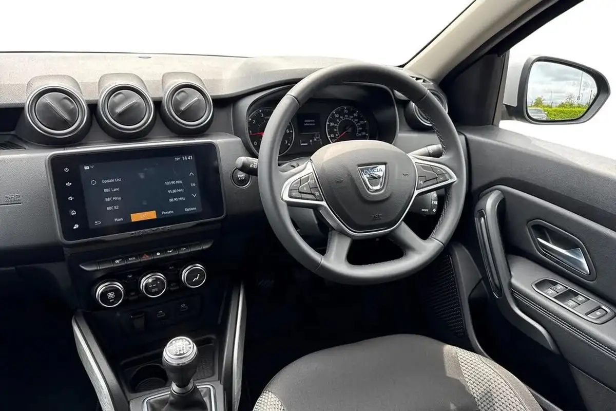 2022-dacia-duster-09-tce-prestige-big-16