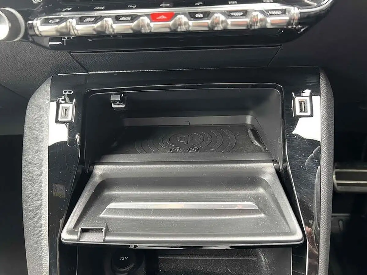 2021-peugeot-2008-suv-e-gt-premium-big-50