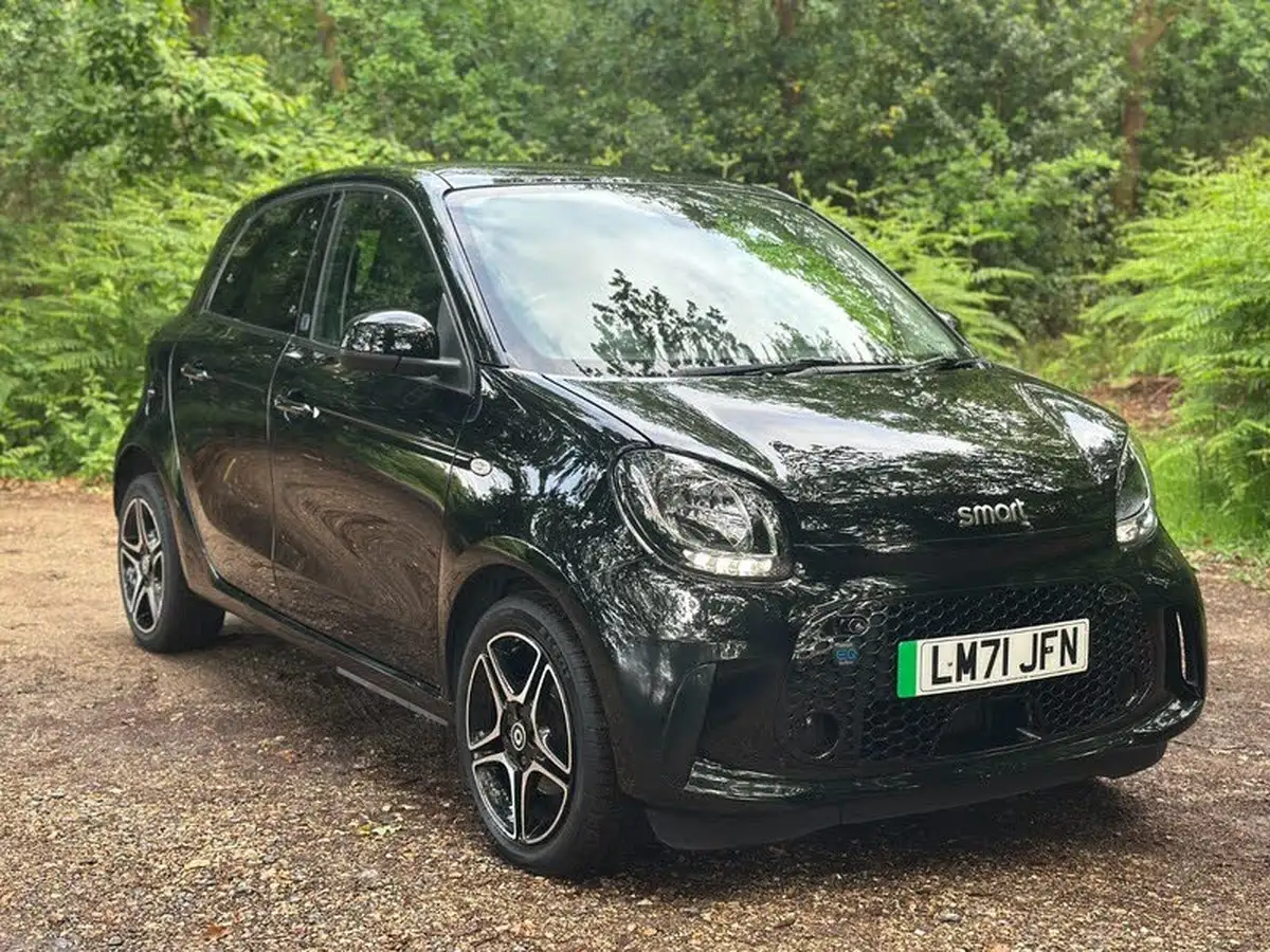 2021-smart-forfour-eq-premium-big-24