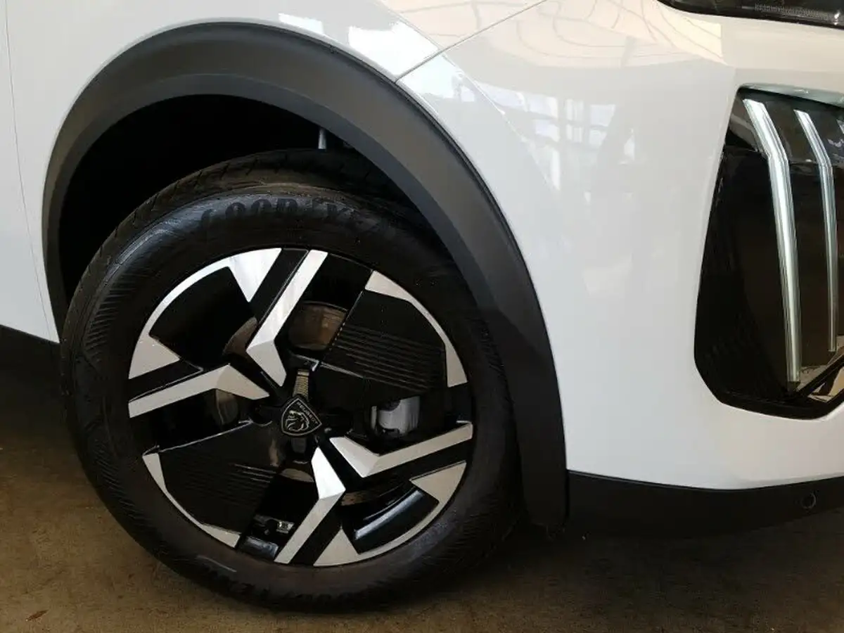 2025-peugeot-2008-suv-12-puretech-allure-130ps-big-8