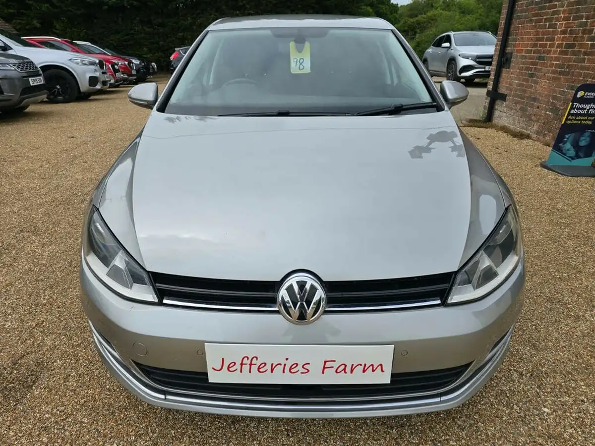 2016-volkswagen-golf-14-tsi-gt-actbmtss-hatchback-5d-dsg-big-1