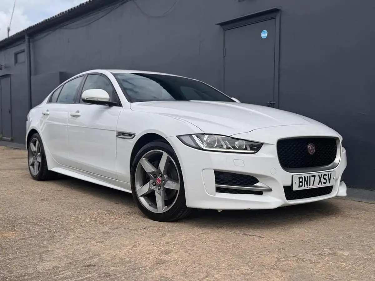 2017-jaguar-xe-20d-r-sport-180ps-1999cc-big-5