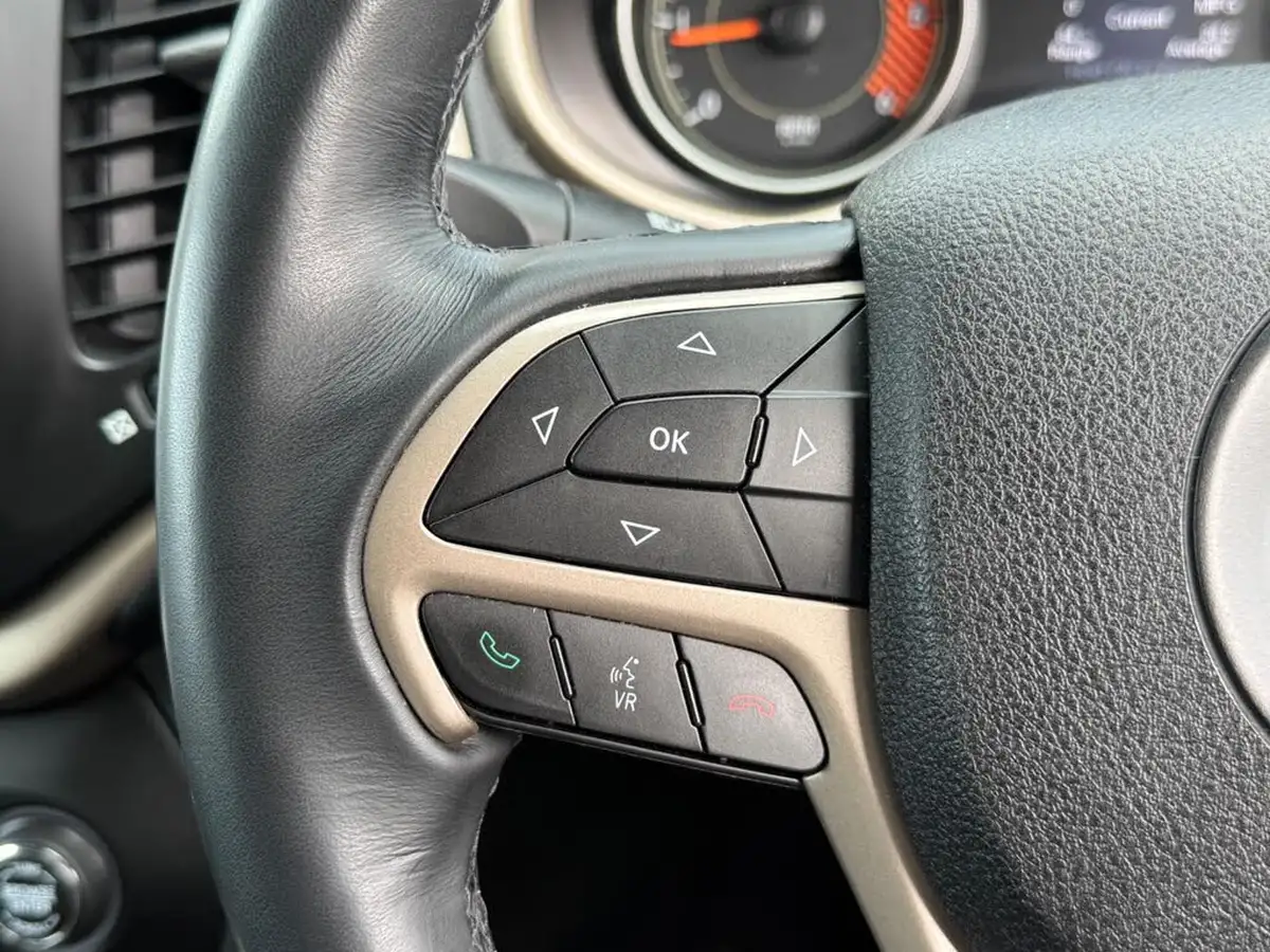 2016-jeep-cherokee-22multijet-ii-limited-ss-big-24