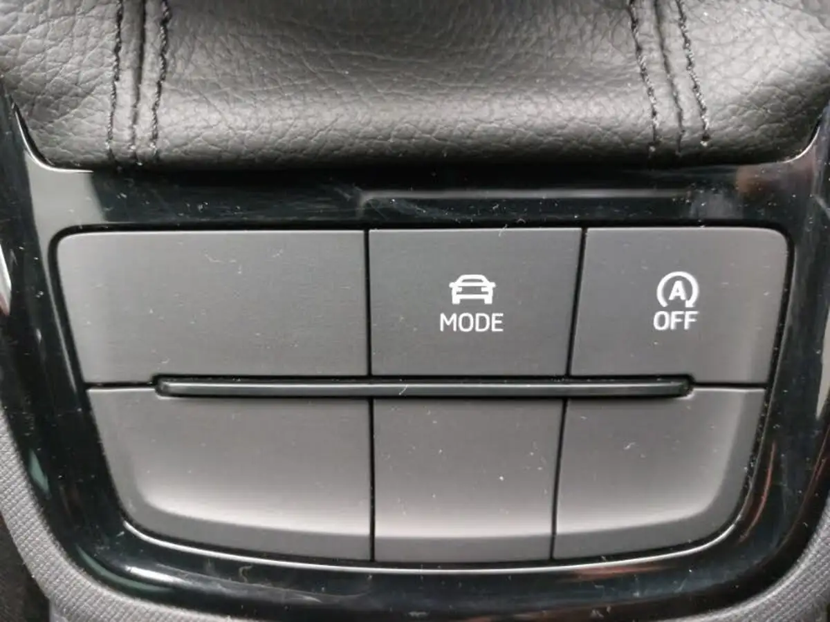2024-skoda-kamiq-10-tsi-monte-carlo-116ps-dsg-big-11