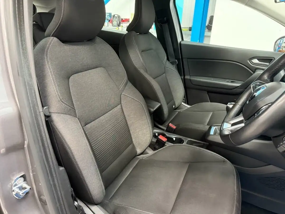 2020-renault-captur-10-tce-play-100bhp-big-16