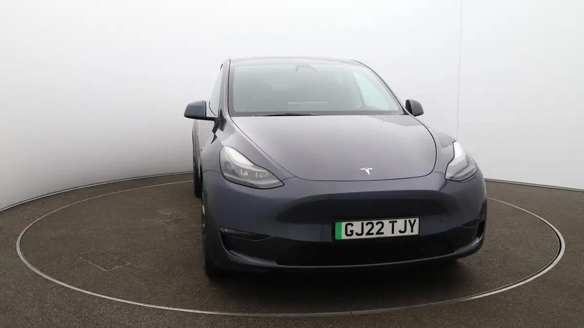 2022-tesla-model-y-e-long-range-big-43