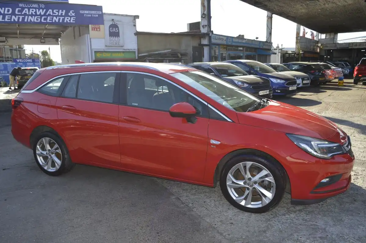 2017-vauxhall-astra-14i-16v-turbo-sri-nav-150ps-ss-sport-tourer-auto-big-5