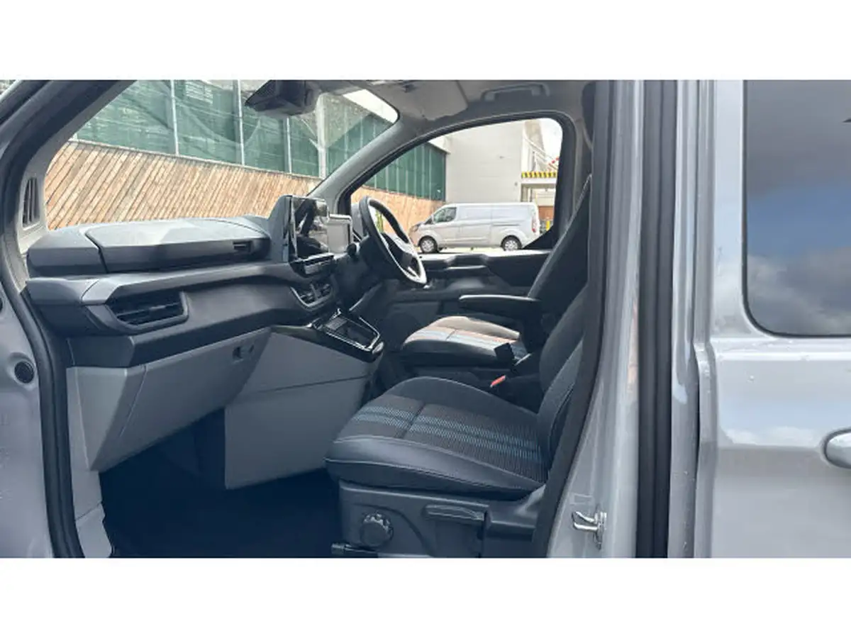 2025-ford-transit-custom-big-13