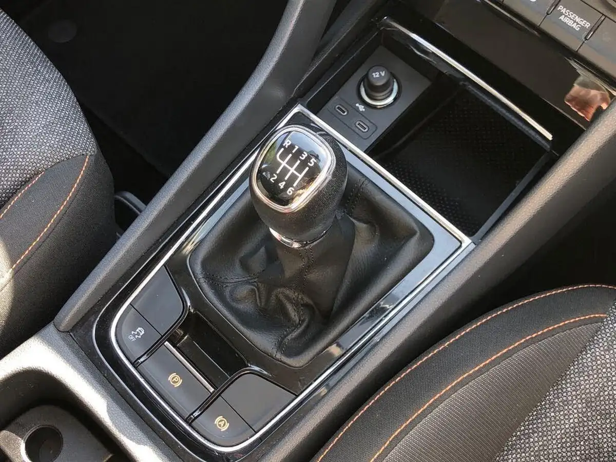 2021-skoda-karoq-15-tsi-se-drive-big-16