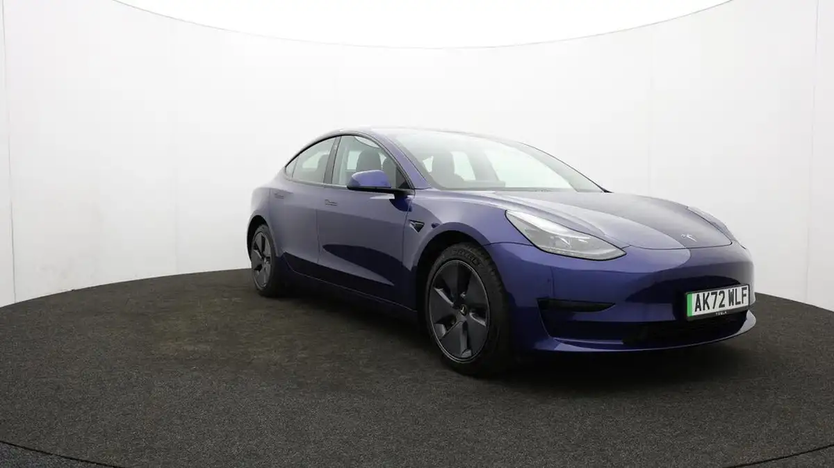 2022-tesla-model-3-e-rwd-big-50