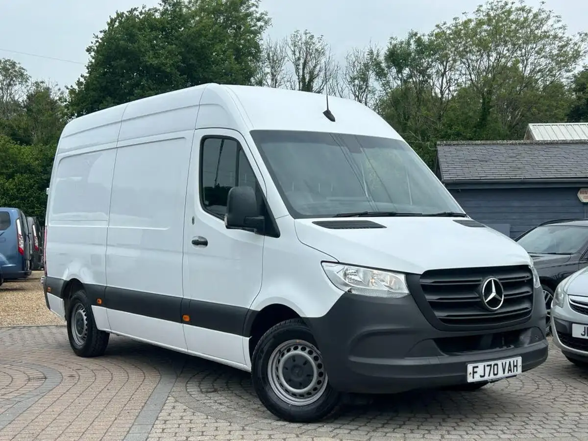2020-mercedes-benz-sprinter-20cdi-315-l1h1-progressive-big-2
