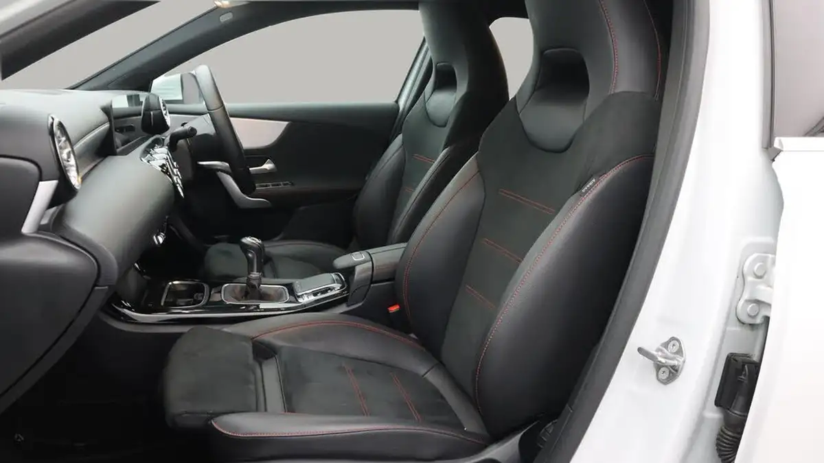 2019-mercedes-benz-a-class-13-a200-amg-line-premium-hatchback-5d-big-14