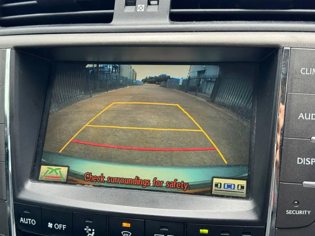 2010-lexus-is-250-25-se-i-dab-saloon-4d-auto-big-39