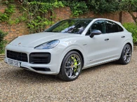2019 Porsche Cayenne 4.0 V8 Turbo S E-Hybrid Coupe