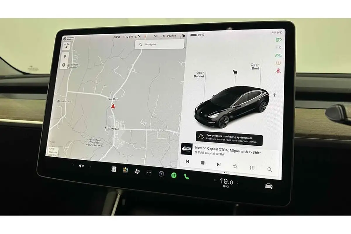 2020-tesla-model-3-e-long-range-big-46