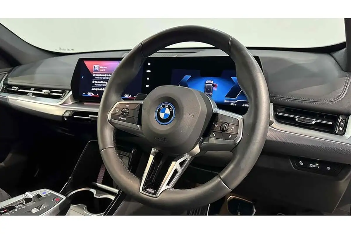 2024-bmw-ix1-e-edrive20-m-sport-big-29