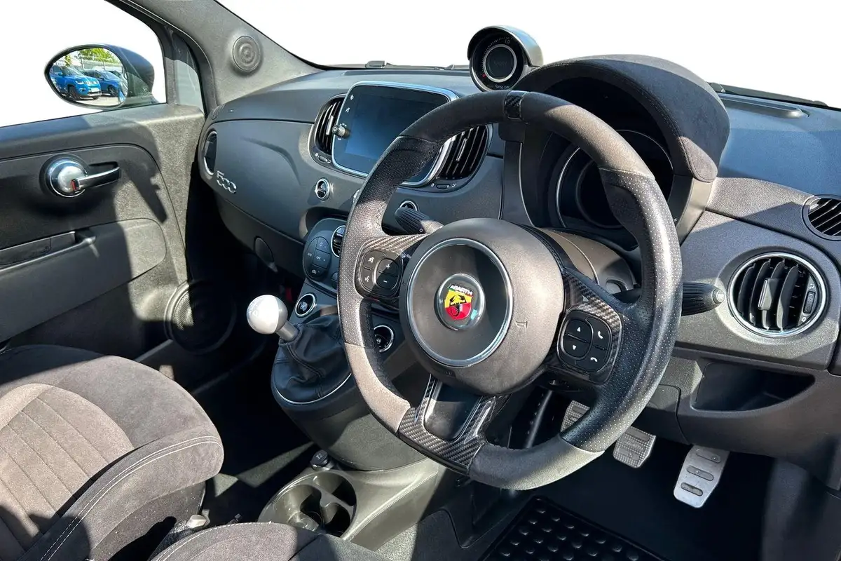 2022-abarth-595-14-tjet-competizione-big-5