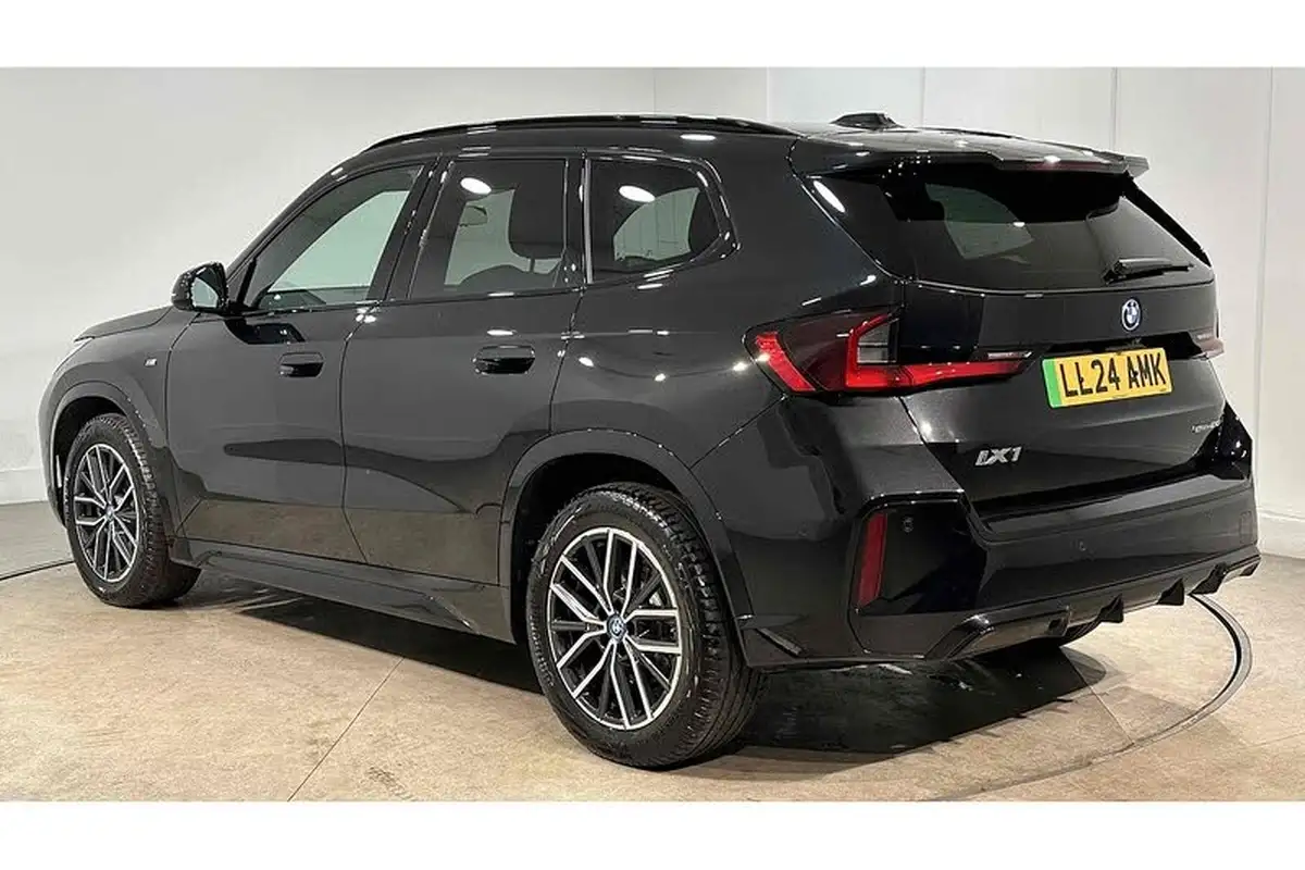 2024-bmw-ix1-e-edrive20-m-sport-big-5