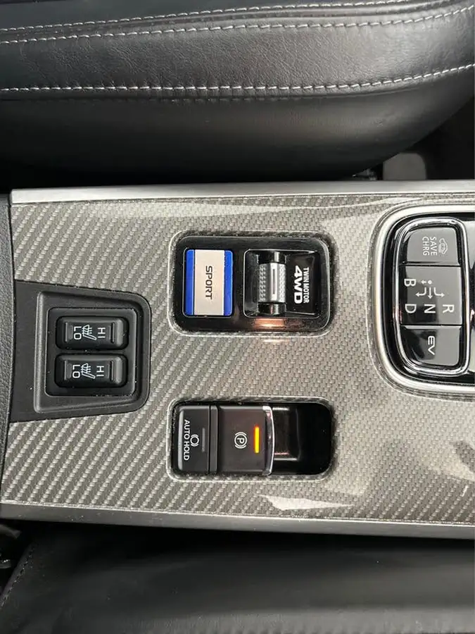 2021-mitsubishi-outlander-24-dynamic-phev-big-16