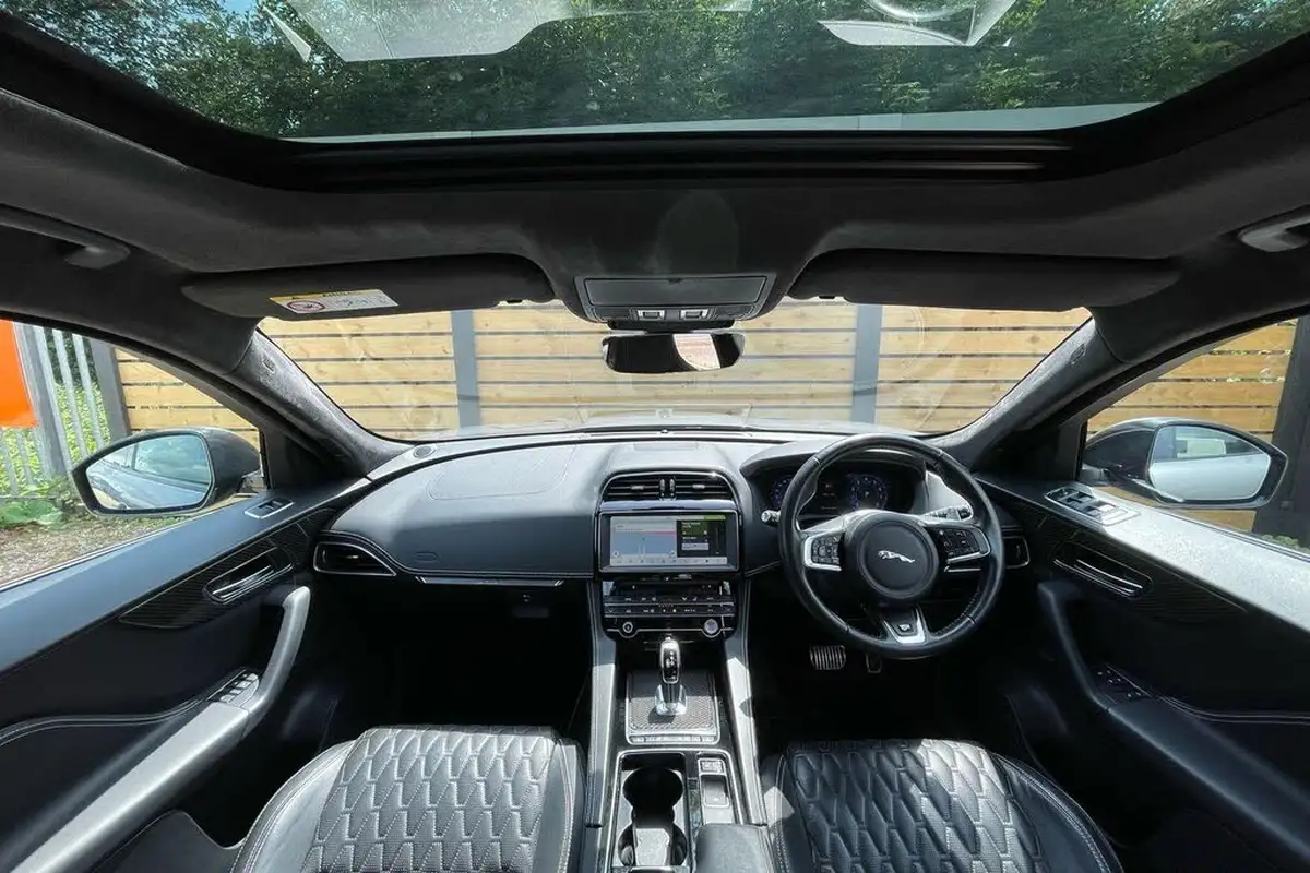 2019-jaguar-f-pace-50-v8-sc-svr-big-2