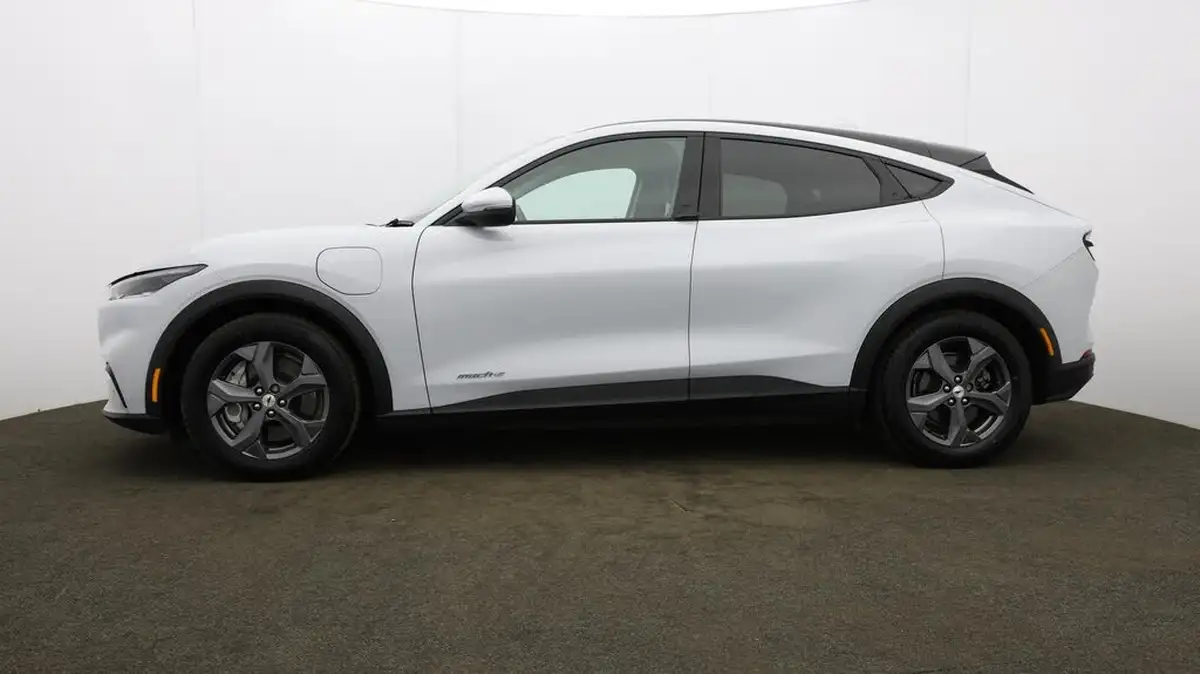 2021-ford-mustang-mach-e-e-standard-range-68kwh-big-70