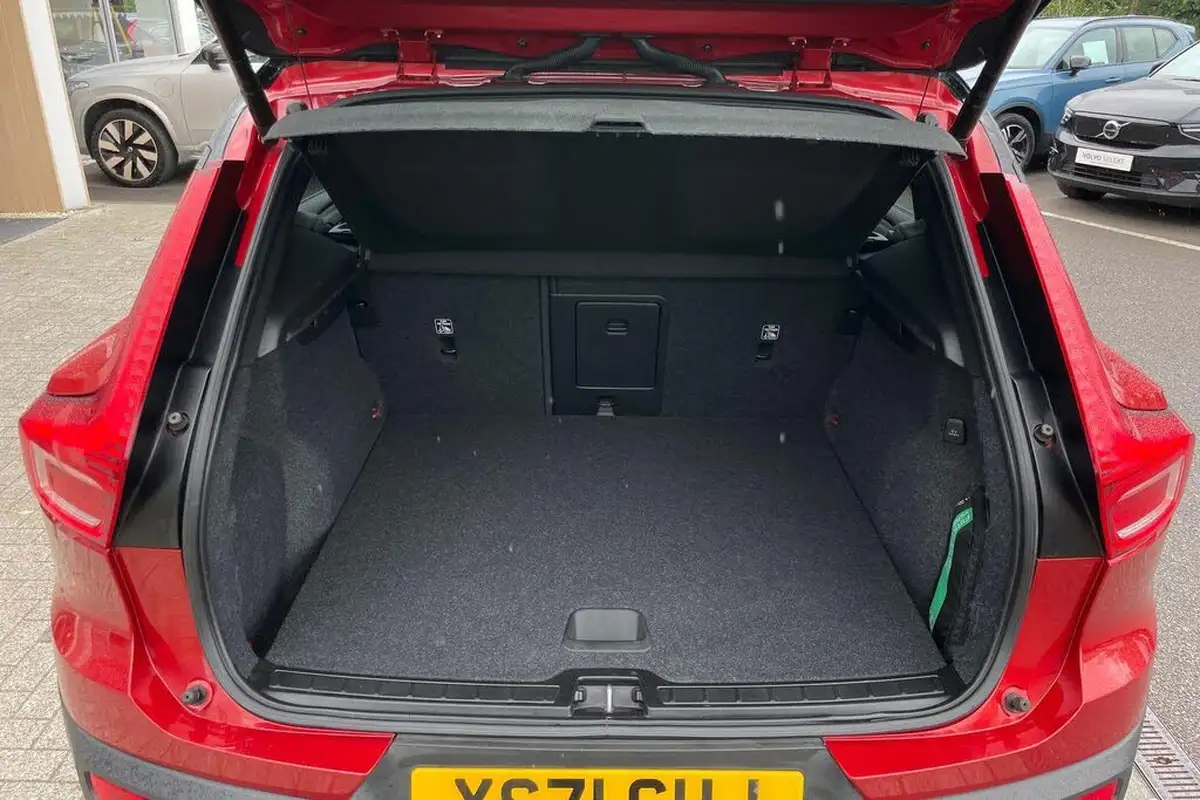 2021-volvo-xc40-15-t3-r-design-161bhp-big-18