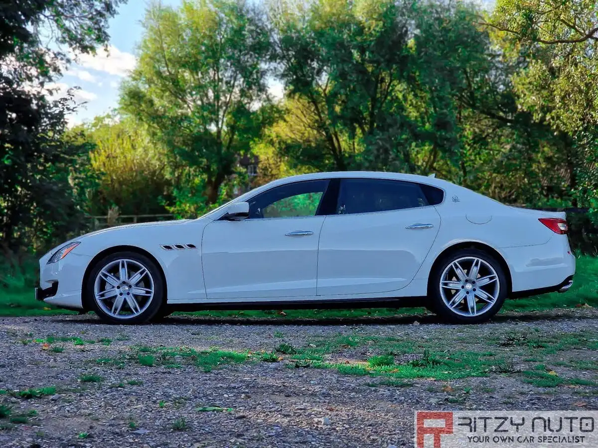 2016-maserati-quattroporte-30td-big-12