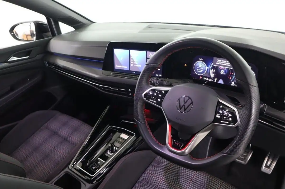 2023-volkswagen-golf-20-tsi-gti-dsg-big-11