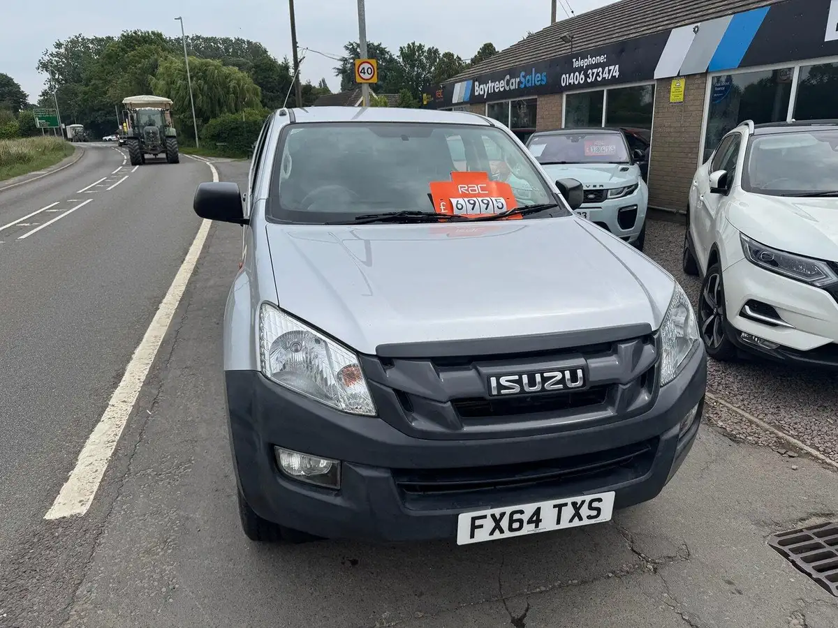 2014-isuzu-d-max-25td-4x4-double-pickup-big-2
