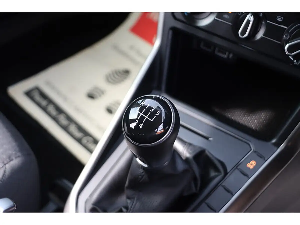 2020-volkswagen-polo-10-tsi-se-big-40