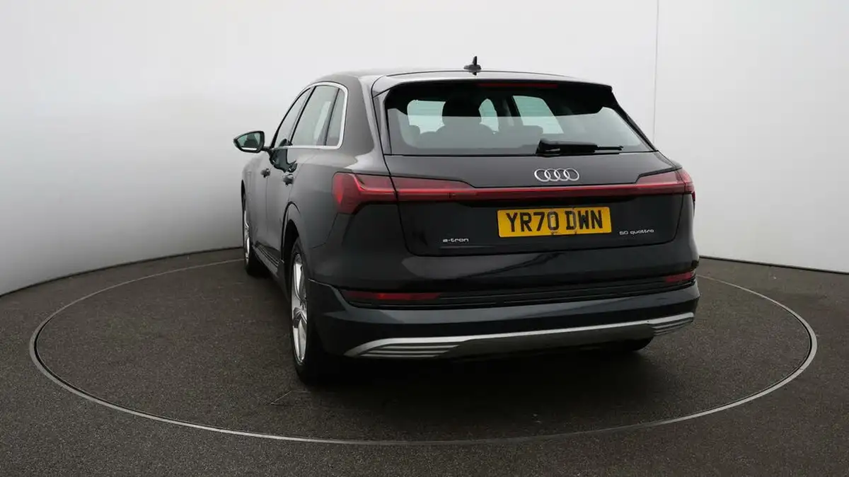 2020-audi-e-tron-50e-technik-big-62